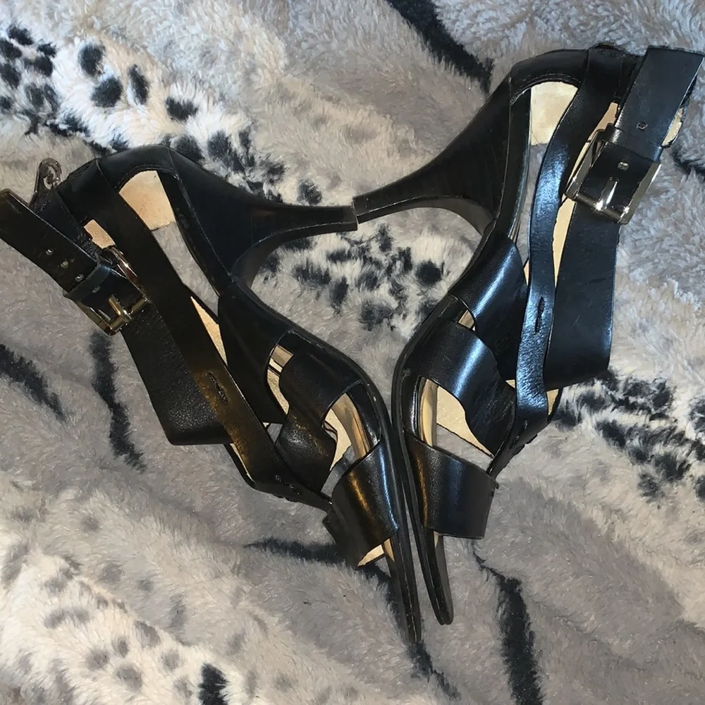 MICHAEL KORS Black Leather Heels — 7
